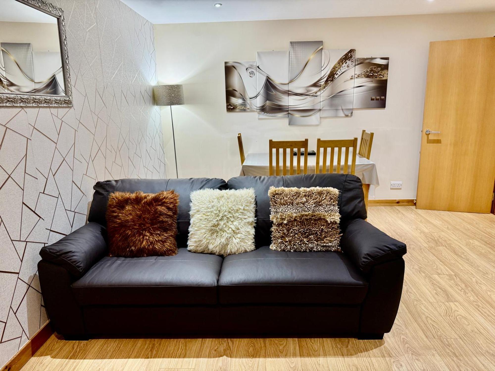 Azim And Suzi'S City Centre Apartment Inverness Eksteriør billede